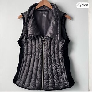 Calvin Klein Women's Black and Gray Quilted Vest